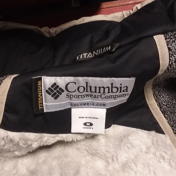 Columbia Titanium Women's Medium winter jacket - Picture 4 of 7